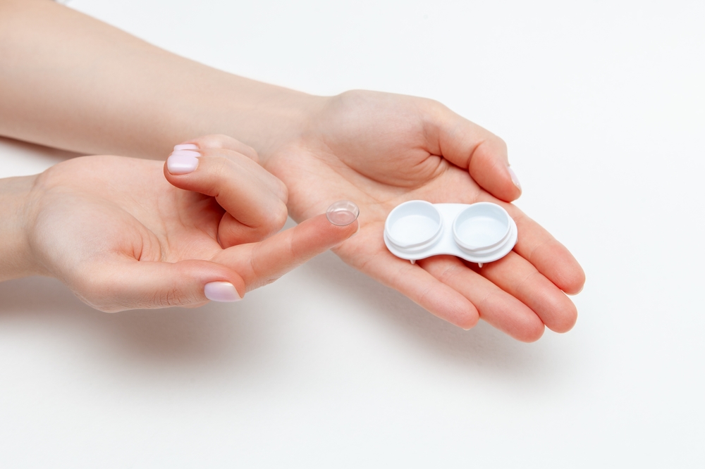 Contact,Lenses,For,Vision.,Beautiful,Woman's,Hands,With,Contact,Lenses