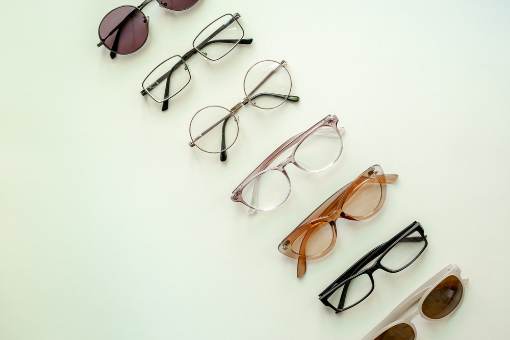 Eyeglasses,Top,View.,Comparing,Lenses,In,Optics,Store.